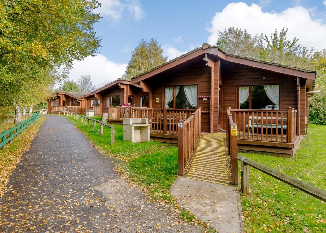 Sherwood Castle Holiday Forest Otel Edwinstowe Dış mekan fotoğraf